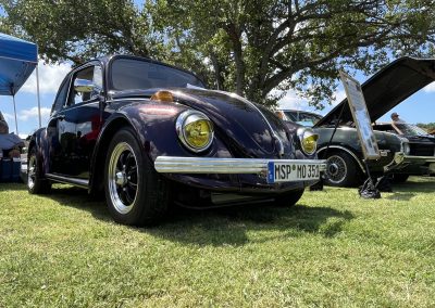 893528