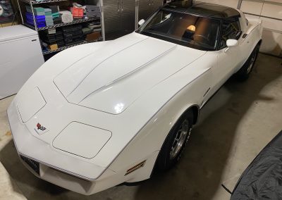 893525